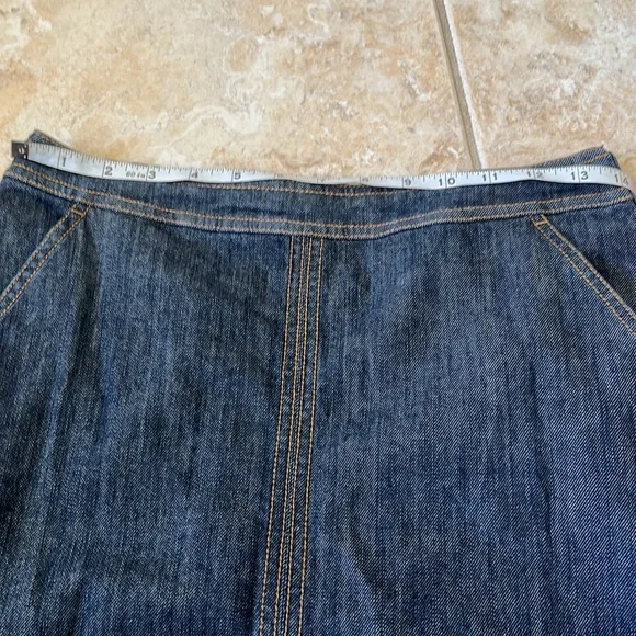 Dark wash A-line denim skirt Boden US 4/UK 8, Pockets, detail stitching - Picture 3 of 8